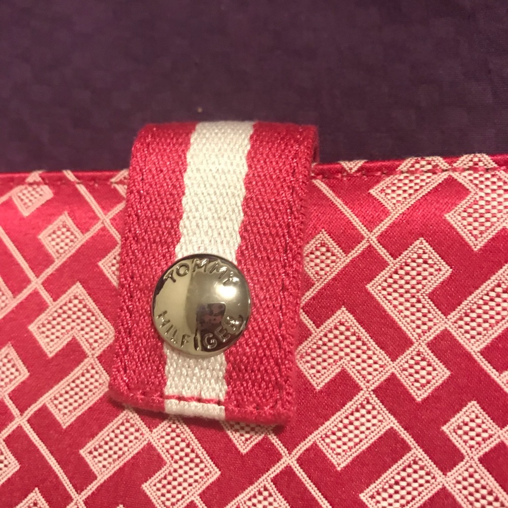Tommy Hilfiger Pink & White iPad Tablet Case - Picture 2 of 7